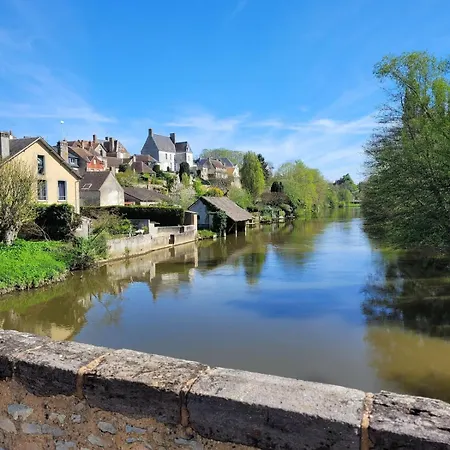 Casa de Férias Maison Bord De Sarthe Avec Ponton Privé Idéale 24 Du Mans 6 à 7 Personnes