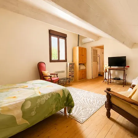 Maison Bord De Sarthe Avec Ponton Privé Idéale 24 Du Mans 6 à 7 Personnes Hébergement de vacances