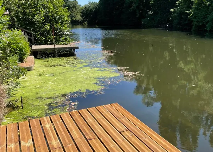 Sac Des Vertues Bordure Riviere بيت للعطل